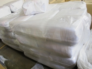 LOT TO INCLUDE: (300) HAND TOWELS 16X27, (43 50LB BUNDLES) CLOTH WIPING RAGS. LOADING & HANDLING FEE $30-4105